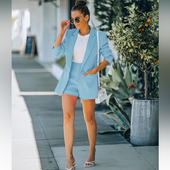 NWOT Women's 2 Piece Open Front Long Sleeve Blazer & Solid Short Pants Suit Sets - Picture 4 of 8